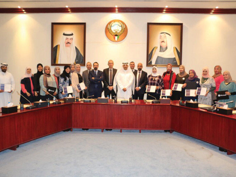 مايكروسوفت تتعاون مع وزارة التربية في تدريب المعلمين عقد دورات تدريبية لعدد 210 معلم، لدمج التقنية بنجاح في عملية&nbsp;التعليم